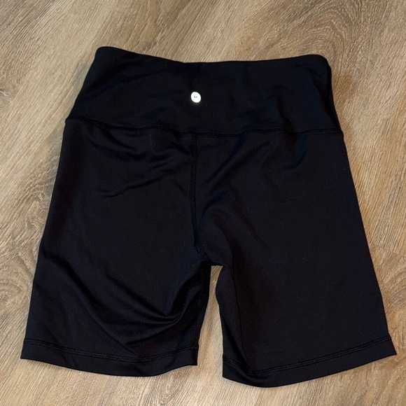 90 degree by reflex-Women's Black Shorts-size small - Picture 2 of 3